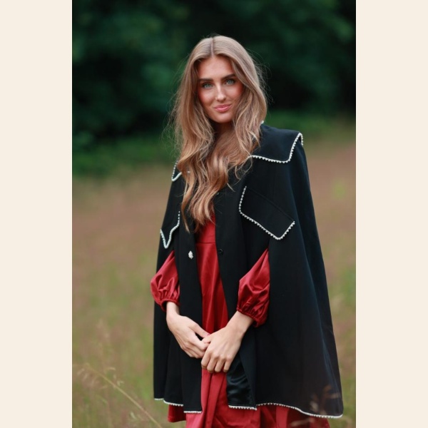 MOBY CAPE BLACK