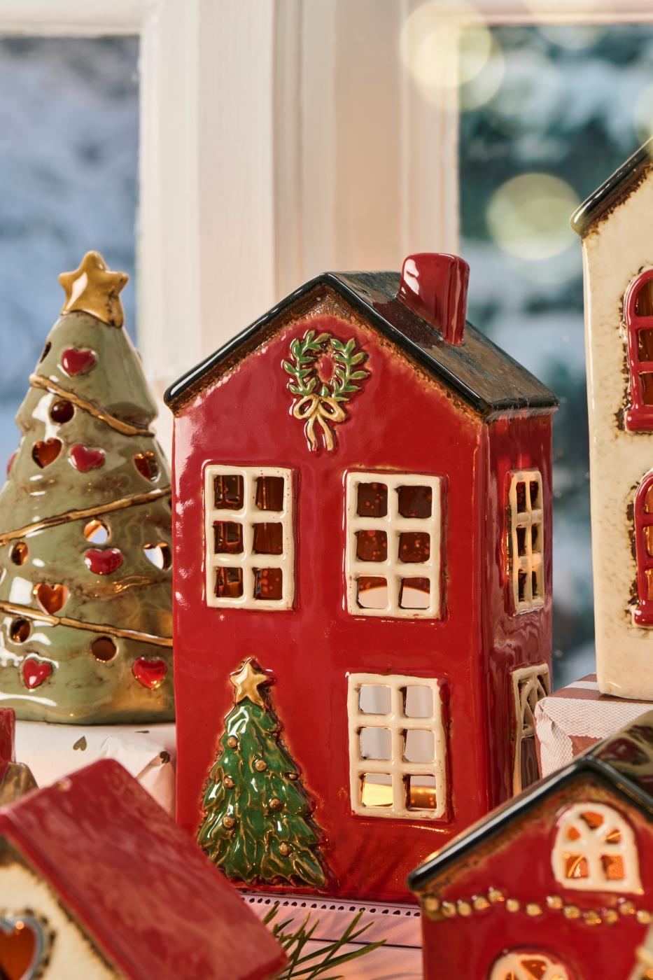HUS T/FYRFADSLYS STILLENATT JULETRE FORAN HUSET