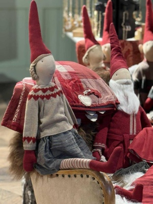 2025 PIXY SIZE 6 GIRL SKIRT AND KNITTED SWEATER 103CM