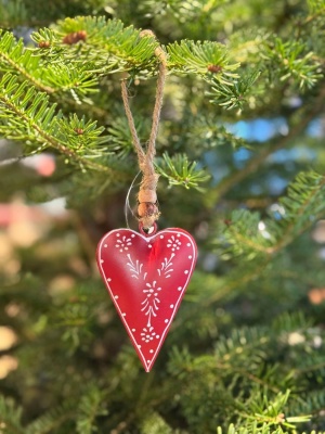 METALLHJERTE HENG RØD 8X5,5 CM