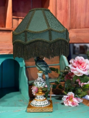 LAMPEFOT PAPEGØYE GRØNN 13X13X43CM