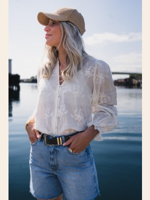 RAUS CAMILLA SHIRT EMB BRIGHT WHITE