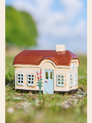 HUS T/FYRFADSLYS EBELTOFT LYSEBLÅ DØR