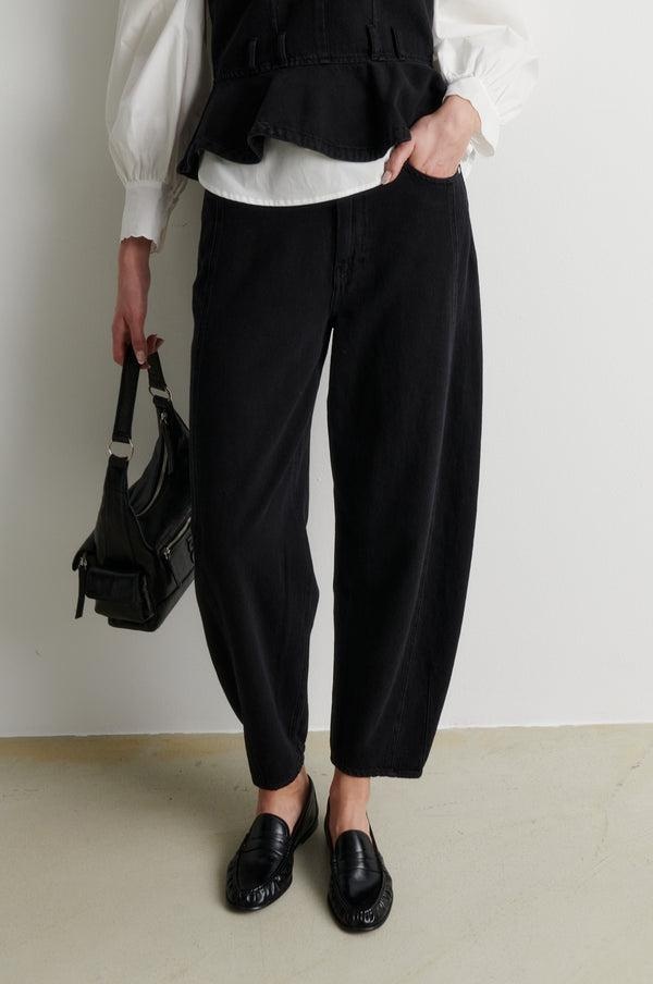 LOANA DENIM BARREL JEANS